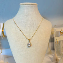 Load image into Gallery viewer, Tear Drop Necklace
